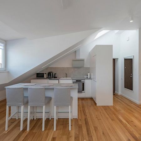 White 1 Bd Old Town Apartment By Hostlovers カウナス エクステリア 写真