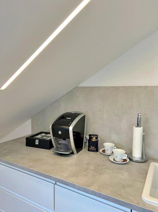 White 1 Bd Old Town Apartment By Hostlovers カウナス エクステリア 写真