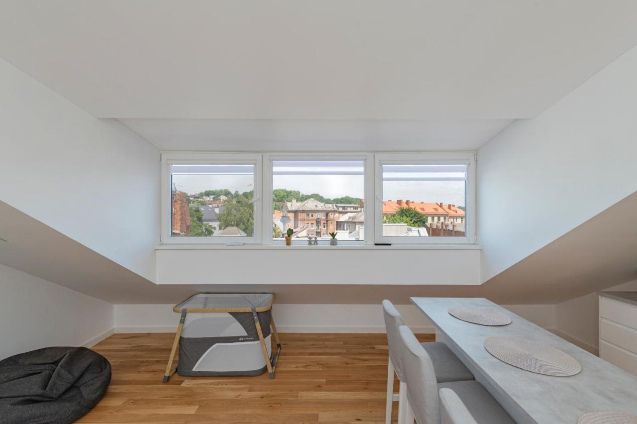 White 1 Bd Old Town Apartment By Hostlovers カウナス エクステリア 写真
