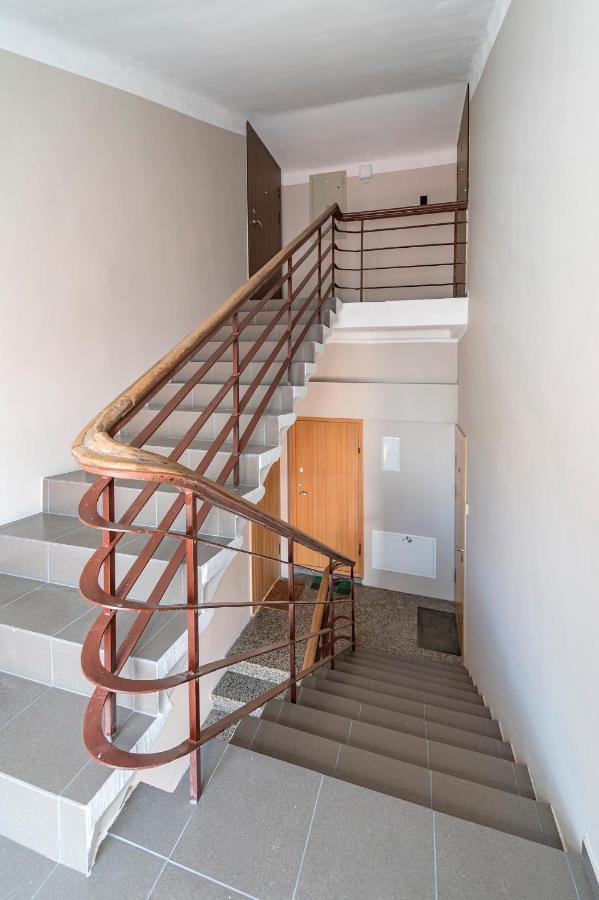 White 1 Bd Old Town Apartment By Hostlovers カウナス エクステリア 写真
